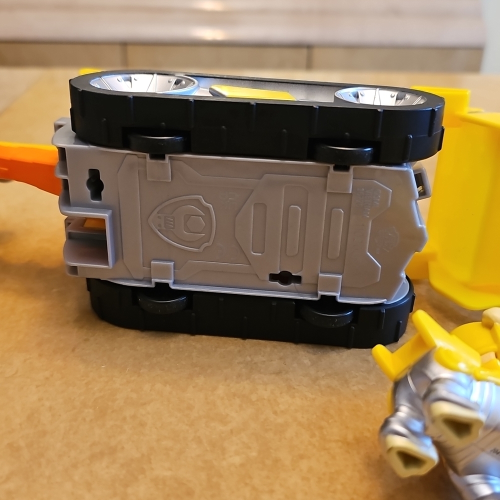 PAW Patrol Rescue Knights Rubble Deluxe Vehicle Complete Set - Picture 7 of 7